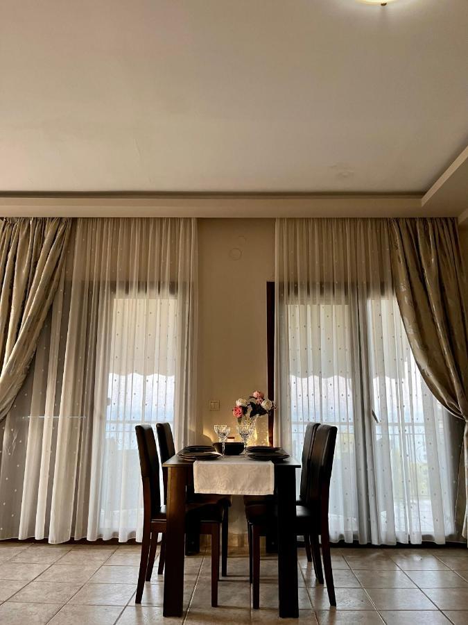Villa Karolina เนอาโปติไดอา ภายนอก รูปภาพ