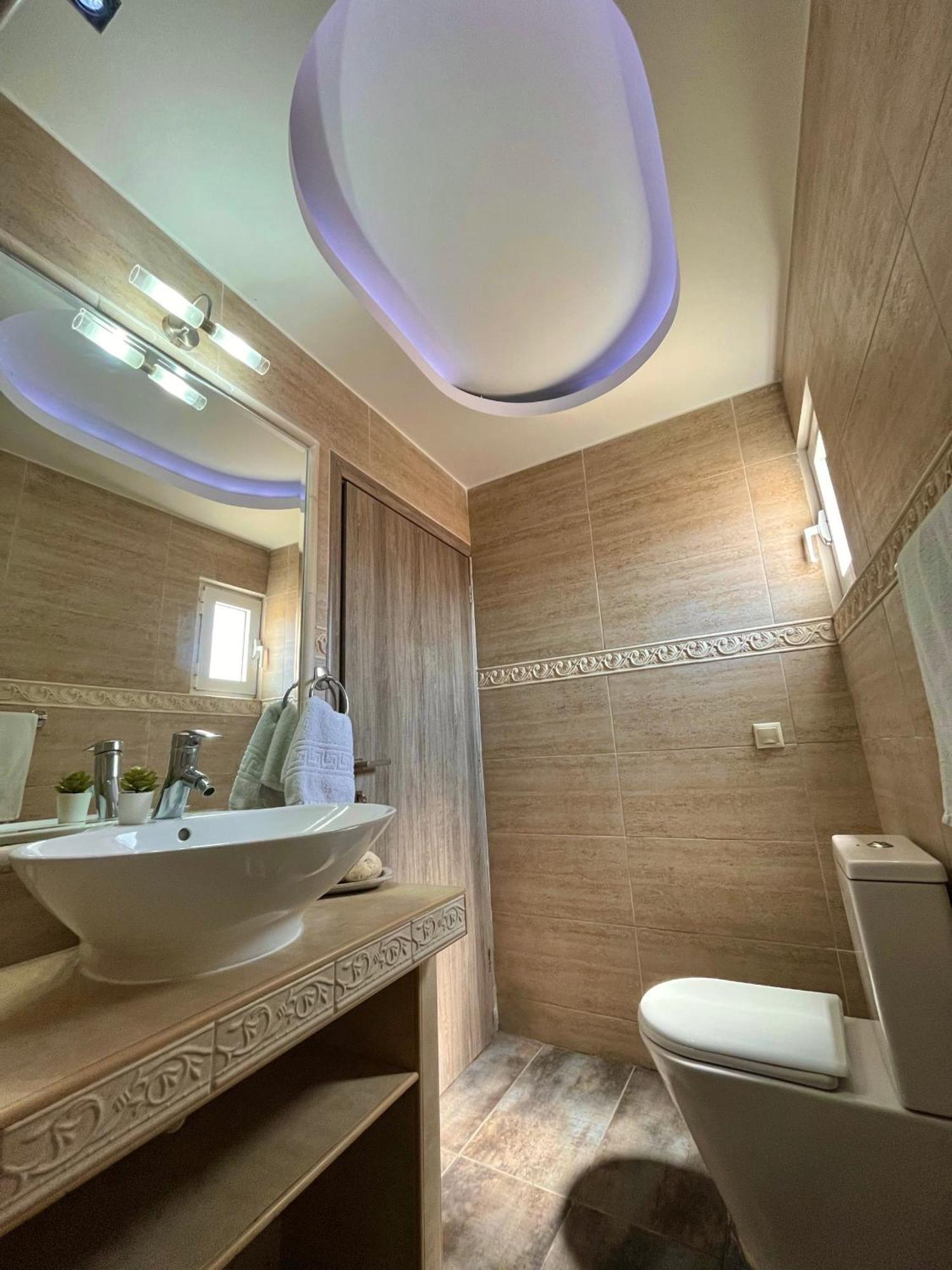 Villa Karolina เนอาโปติไดอา ภายนอก รูปภาพ