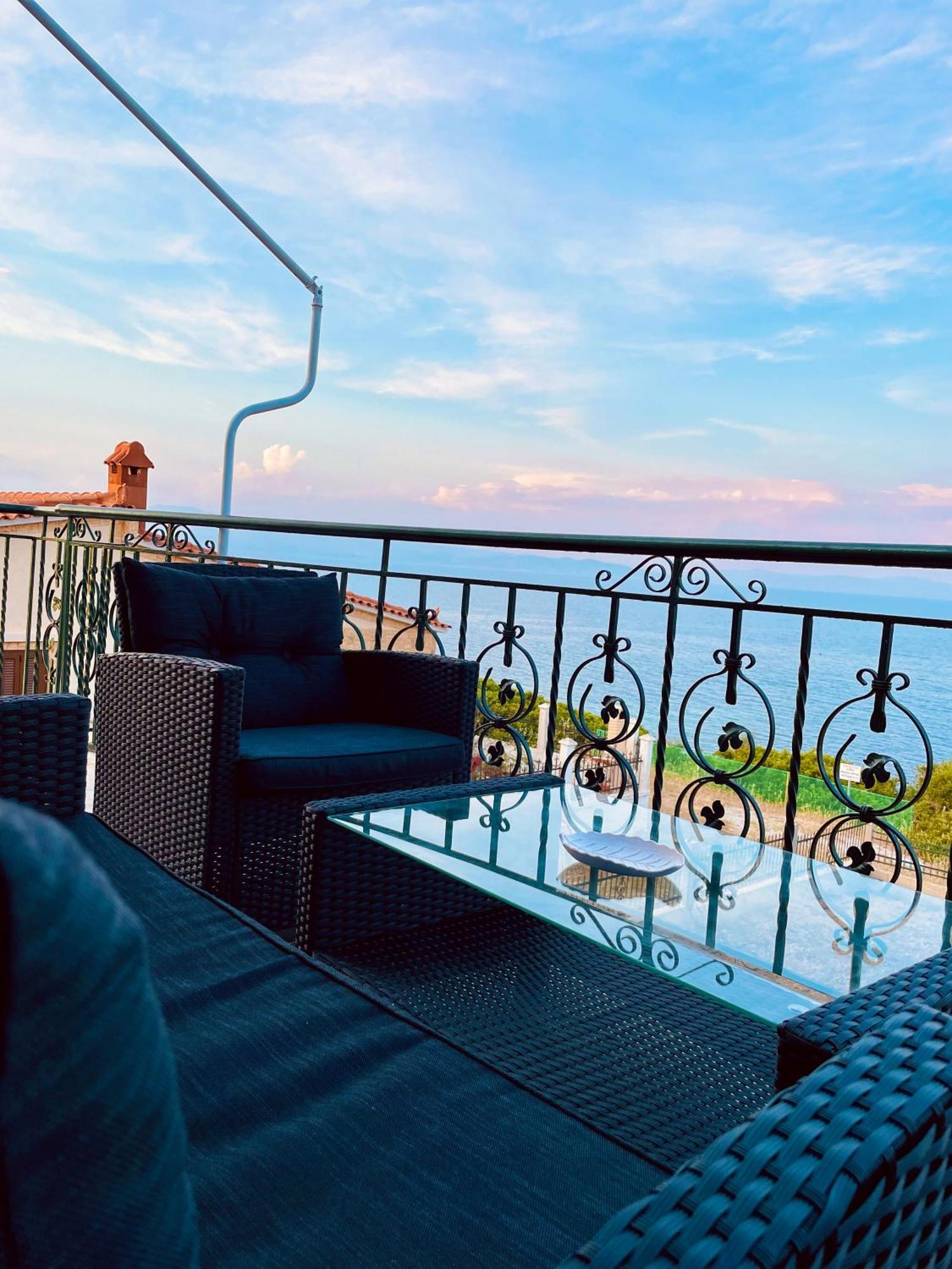 Villa Karolina เนอาโปติไดอา ภายนอก รูปภาพ