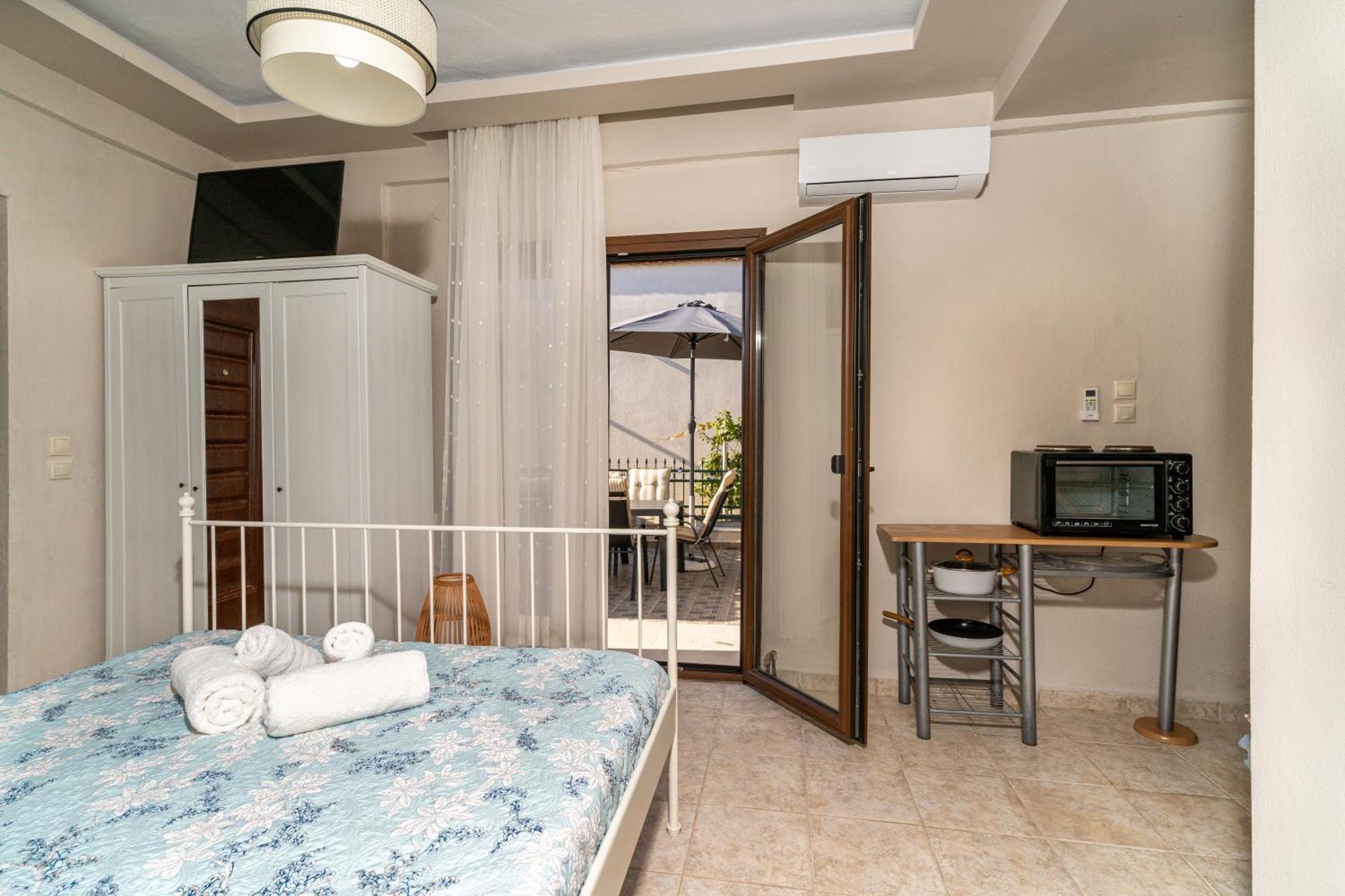 Villa Karolina เนอาโปติไดอา ภายนอก รูปภาพ