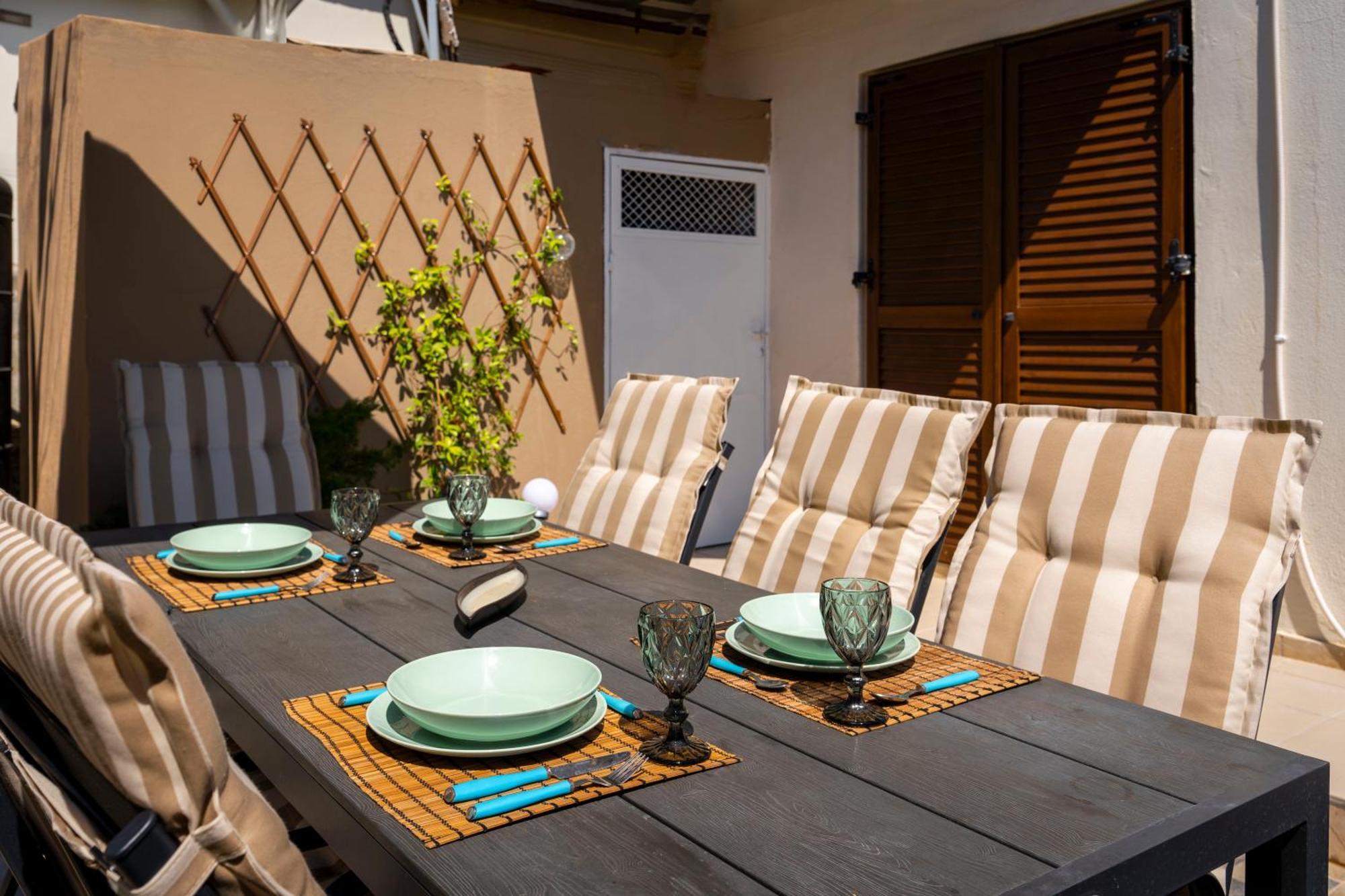 Villa Karolina เนอาโปติไดอา ภายนอก รูปภาพ