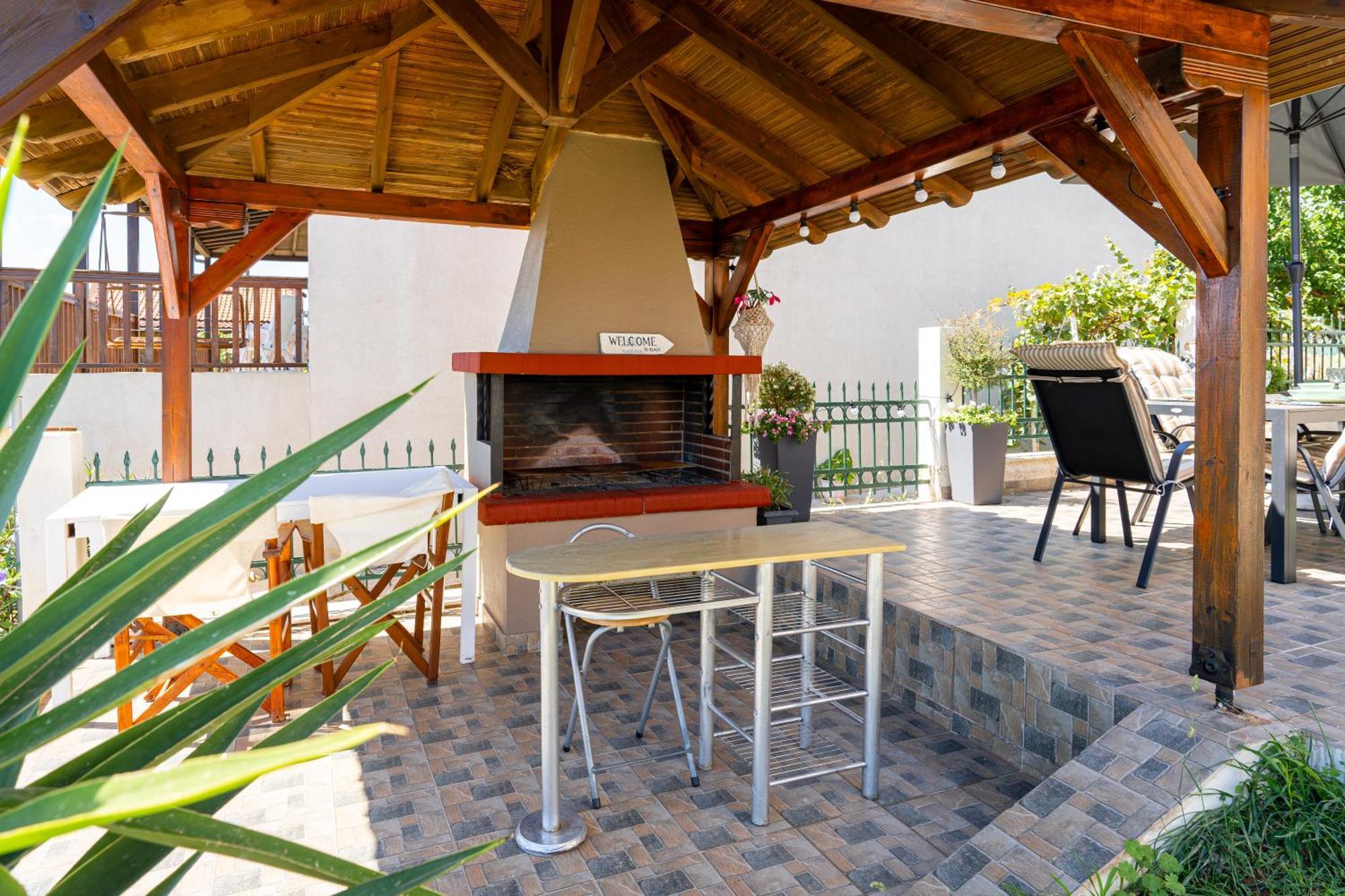 Villa Karolina เนอาโปติไดอา ภายนอก รูปภาพ