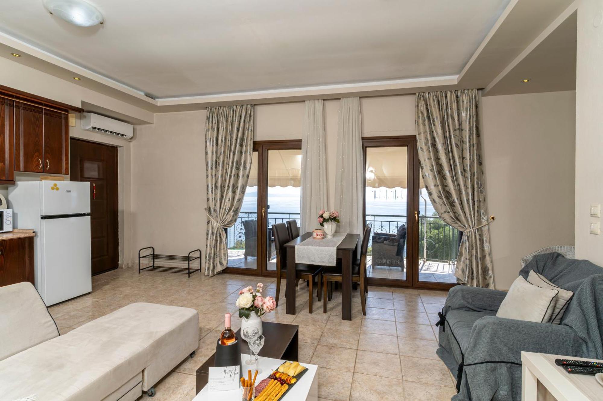 Villa Karolina เนอาโปติไดอา ภายนอก รูปภาพ