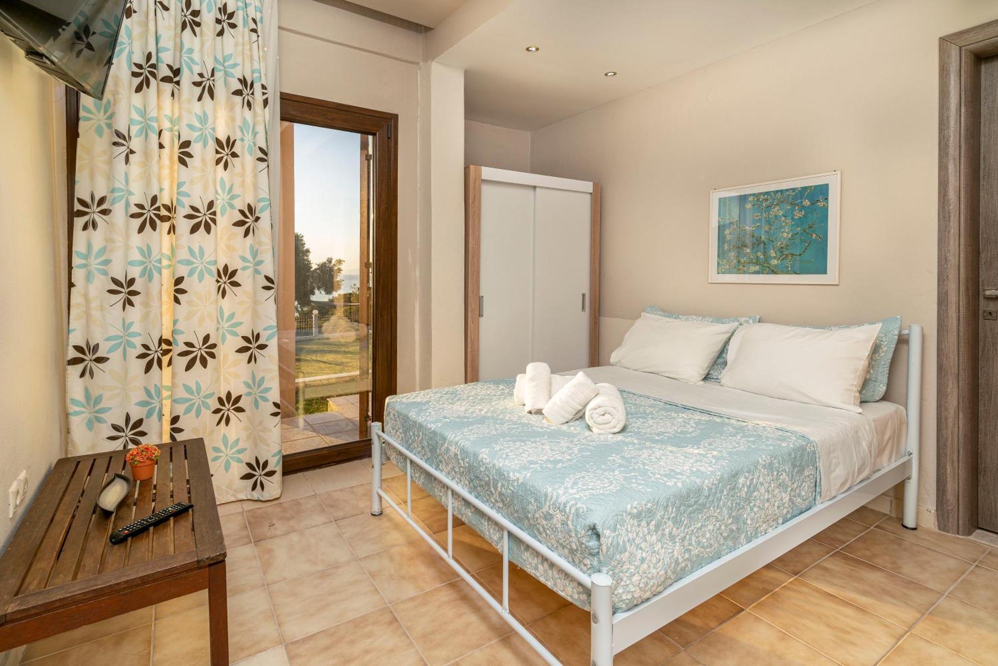 Villa Karolina เนอาโปติไดอา ภายนอก รูปภาพ