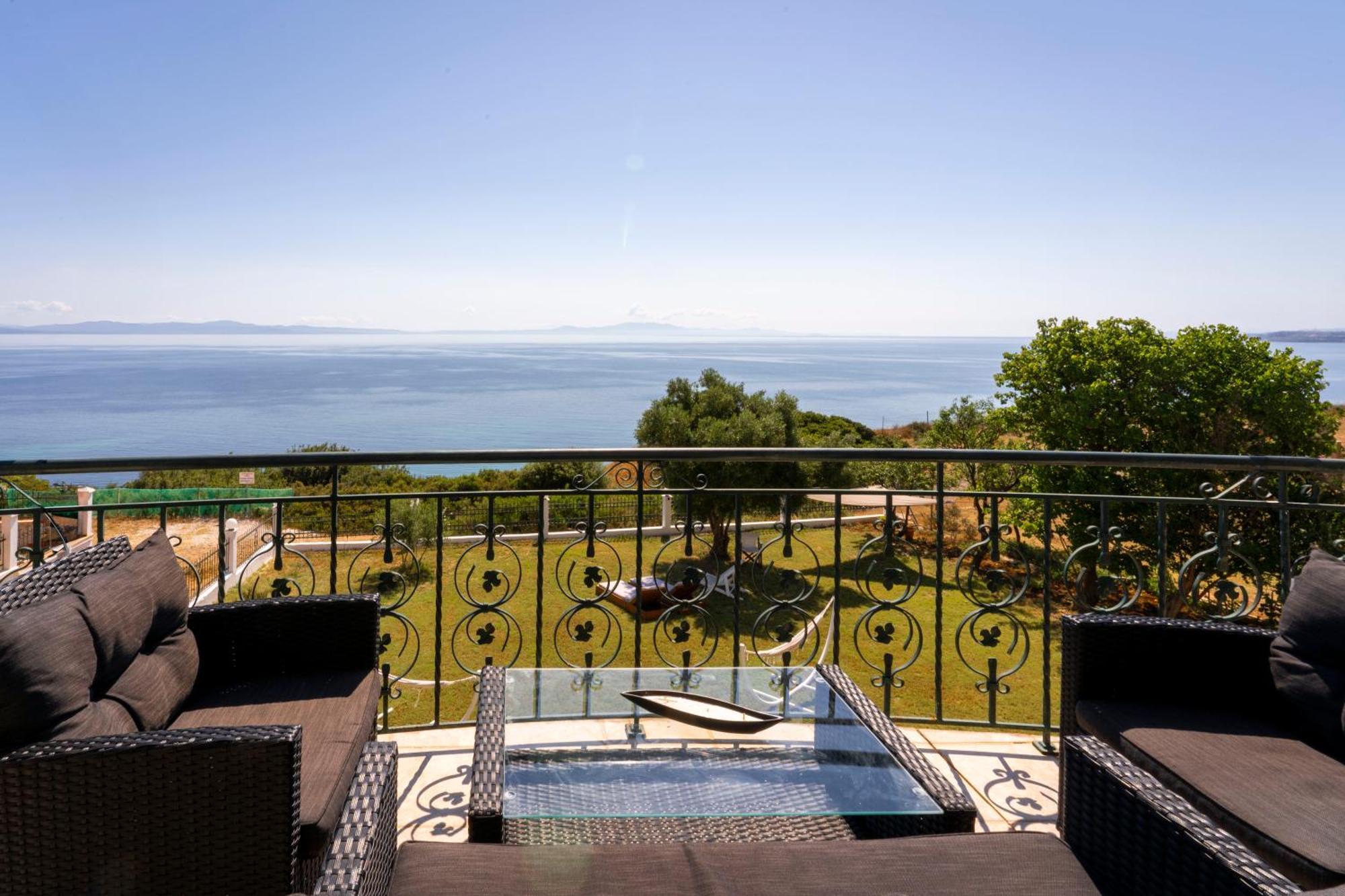 Villa Karolina เนอาโปติไดอา ภายนอก รูปภาพ